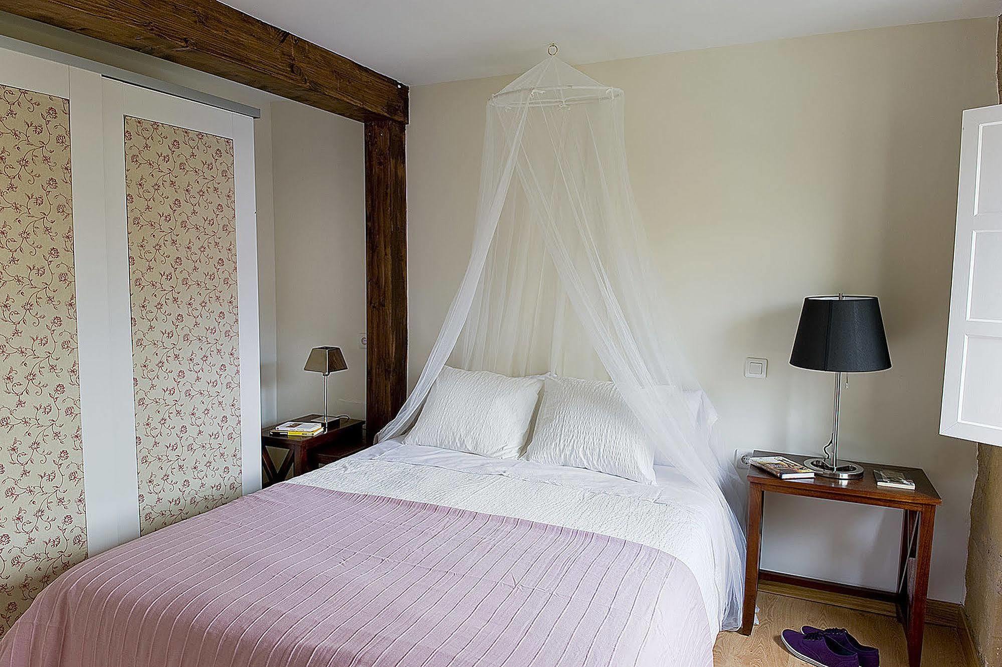 Apartamentos Turisticos Los Zapatos Morados Haro Ngoại thất bức ảnh
